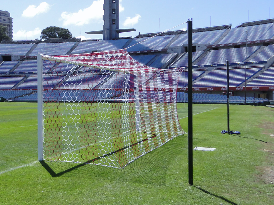 Stadium football net in two colours 4mm - Black/Red (single) at